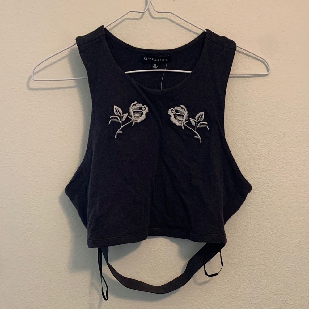 PACUN: Kendall & Kylie Crop Top